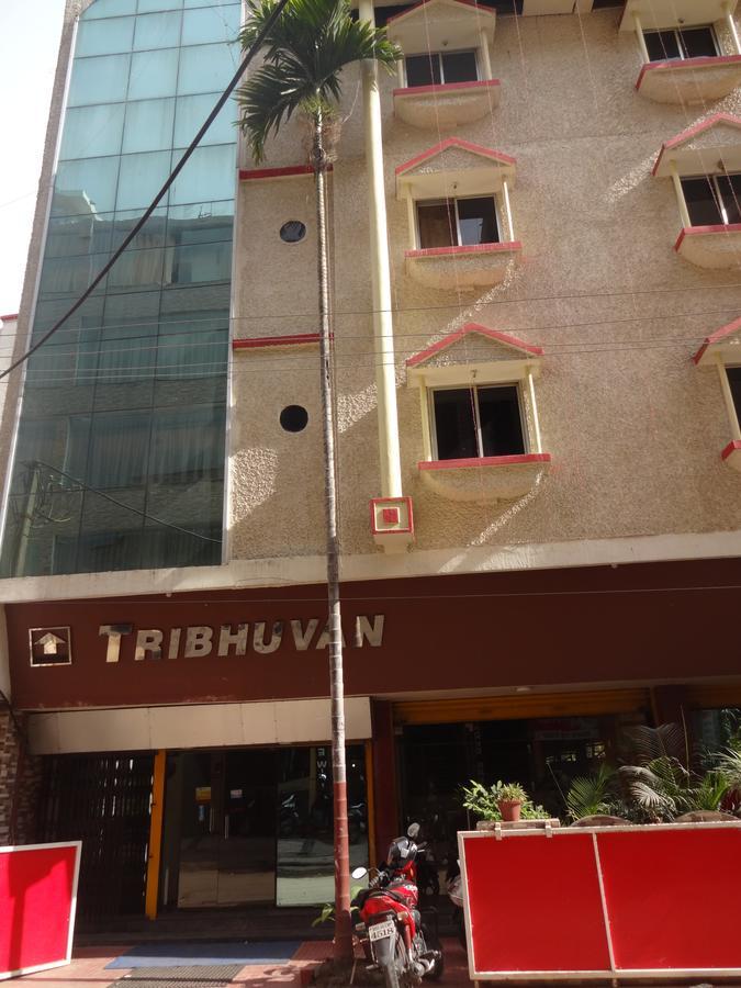 Hotel Tribhuvan Ранчи Экстерьер фото